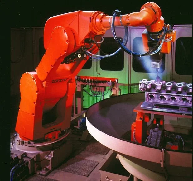 Robotické broušení - použití kartáče FLEX HONE